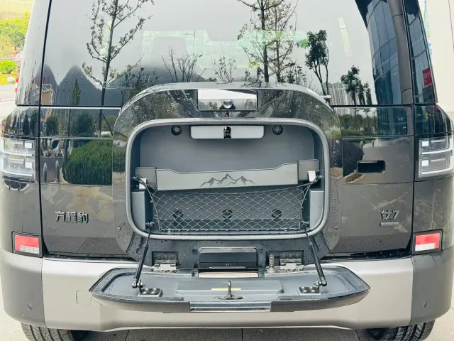 BYD FangChengBao Titanium 7 — Фото автомобиля 24