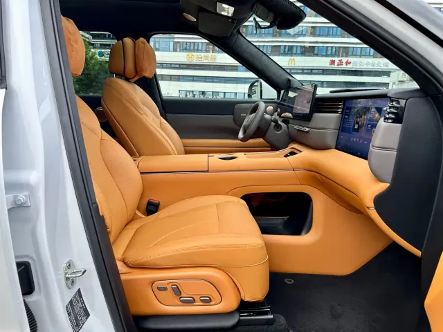 IM Motors LS8 — Фото автомобиля 11