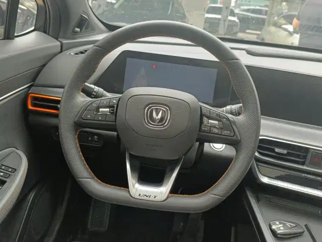Changan UNI-T — Фото автомобиля 15