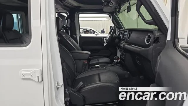 Jeep Wrangler JL — Фото автомобиля 16