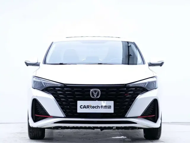 Changan Eado — Фото автомобиля 4