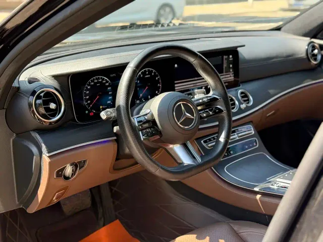 Mercedes-Benz E-Class — Фото автомобиля 6