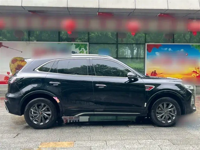 Hongqi HS5 — Фото автомобиля 8
