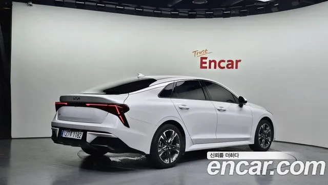 Kia K5 Новый K5 3 поколение 2.0 LPi(Для проката) — Фото автомобиля 2