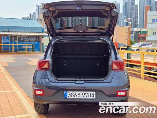 Hyundai Venue — Фото автомобиля 20