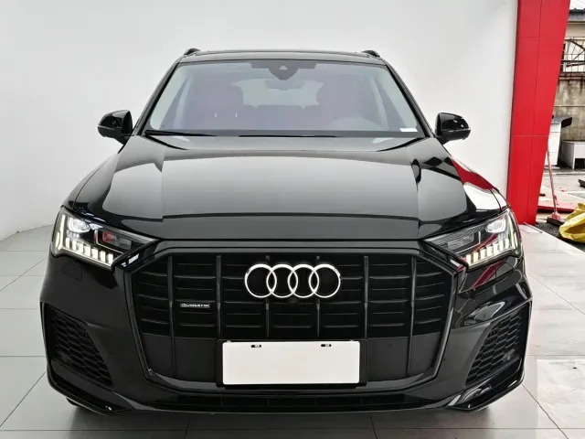 Audi Q7 — Фото автомобиля 2