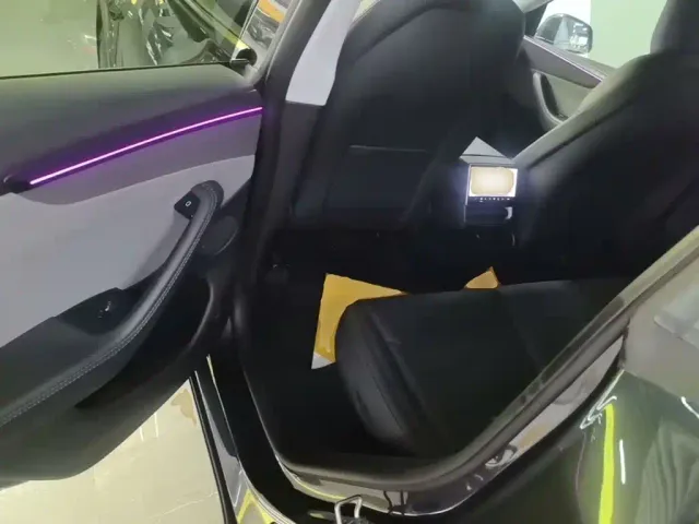 Tesla Model Y — Фото автомобиля 16