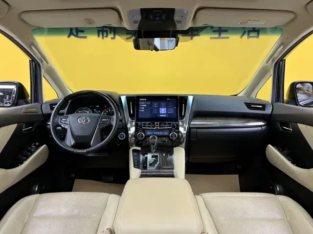 Toyota Alphard — Фото автомобиля 7