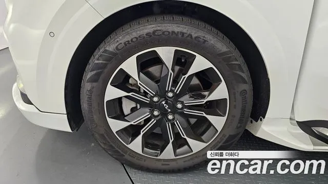 Kia Canival — Фото автомобиля 5