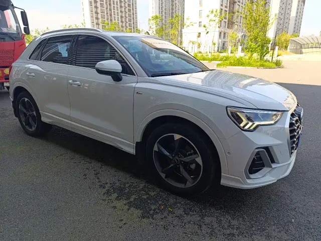 Audi Q3 — Фото автомобиля 3