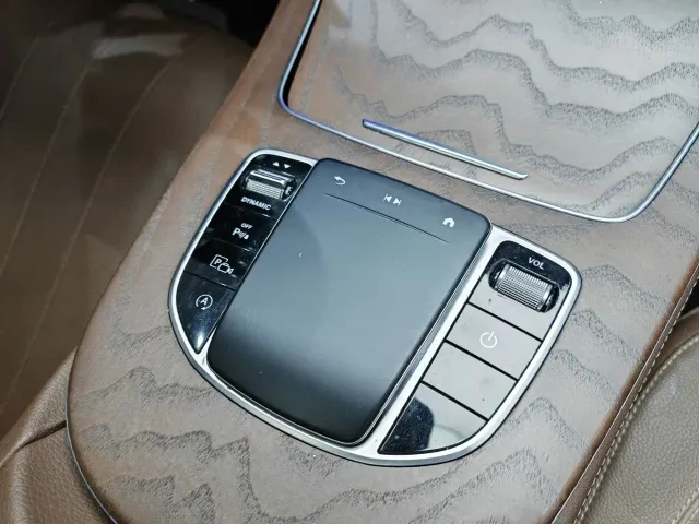 Mercedes-Benz E-Class — Фото автомобиля 16
