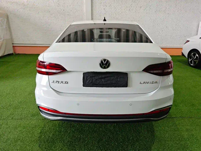 Volkswagen Lavida — Фото автомобиля 5