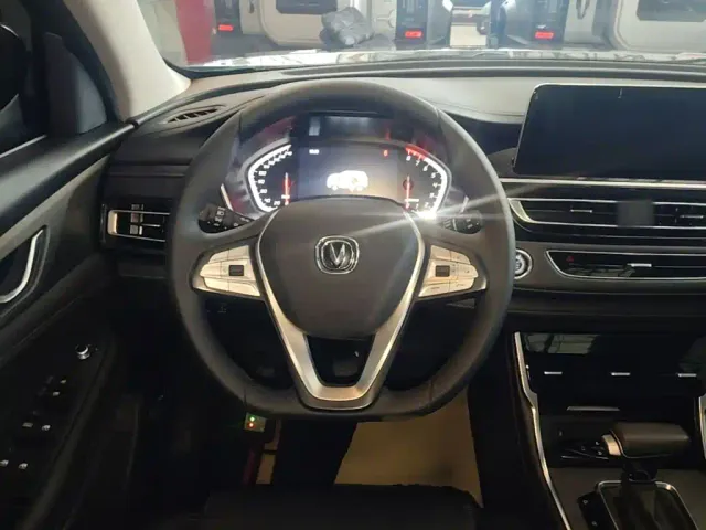 Changan CS75 — Фото автомобиля 10