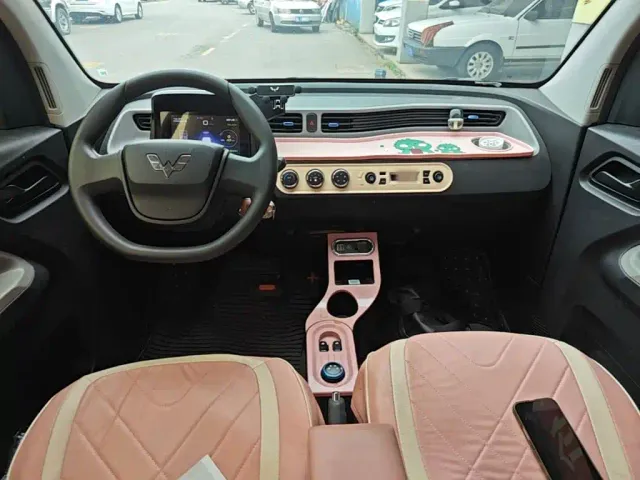 Wuling Hongguang Mini EV — Фото автомобиля 9