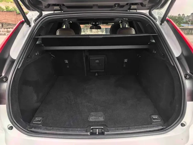 Volvo XC60 — Фото автомобиля 23