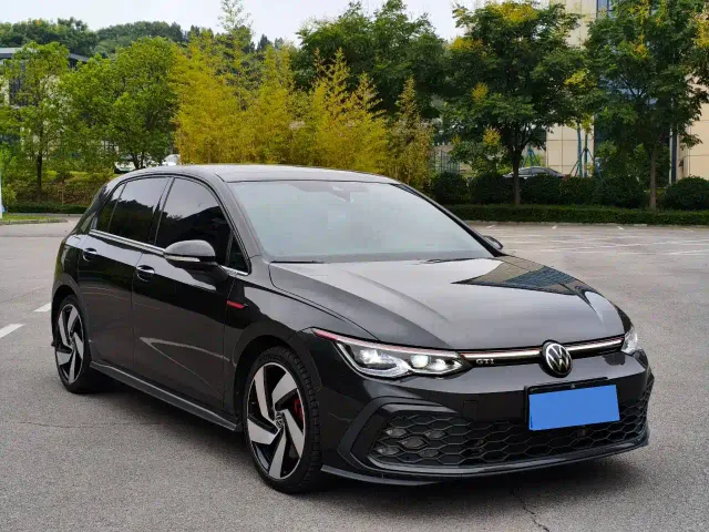 Volkswagen Golf GTI — Фото автомобиля 3