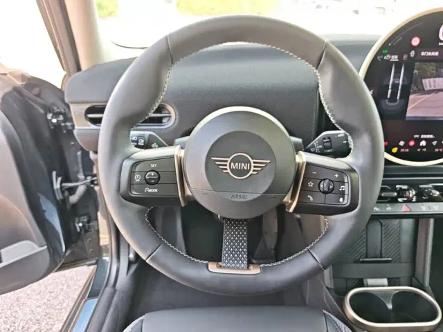MINI Hatch — Фото автомобиля 13