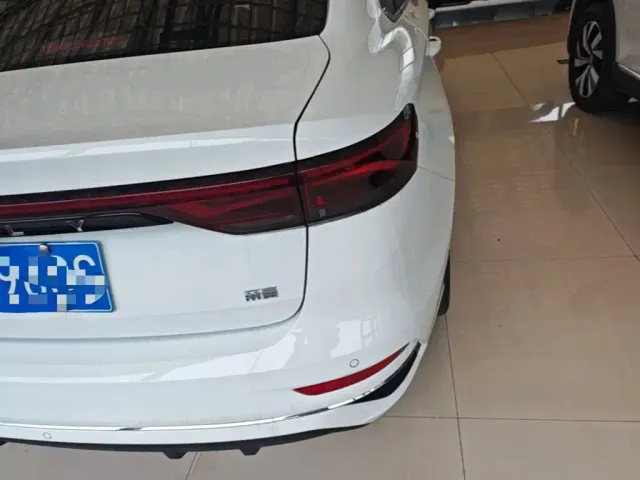 Geely Emgrand — Фото автомобиля 7