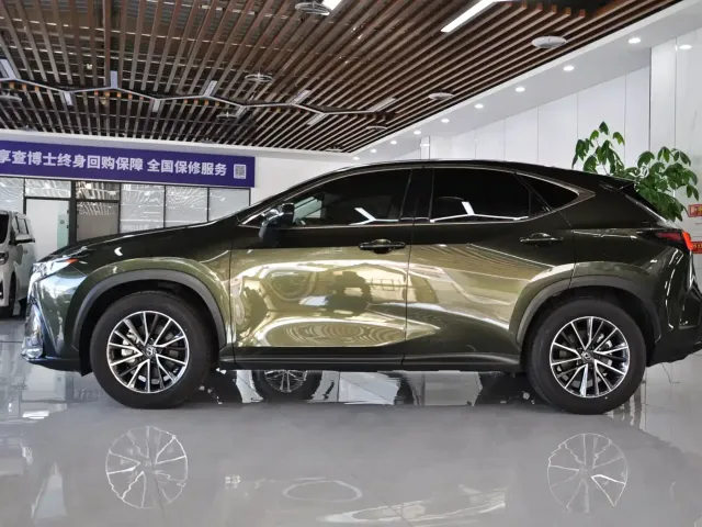 Lexus NX — Фото автомобиля 3
