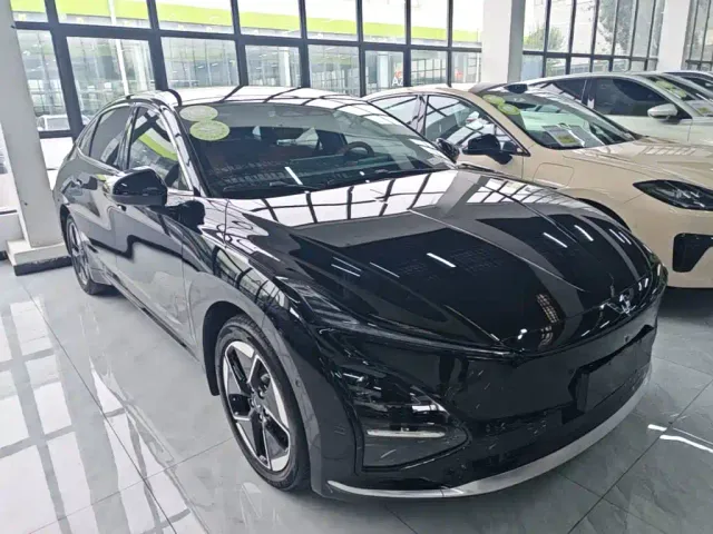 Wuling Starlight — Фото автомобиля 3