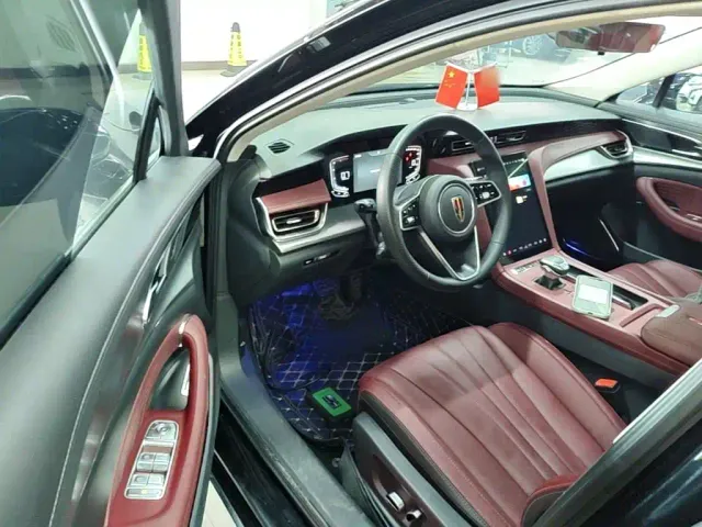 Hongqi H5 — Фото автомобиля 15