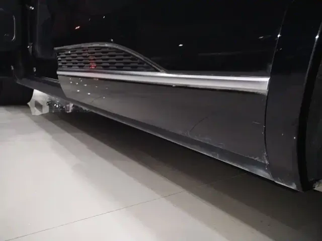 Hongqi E-HS9 — Фото автомобиля 21