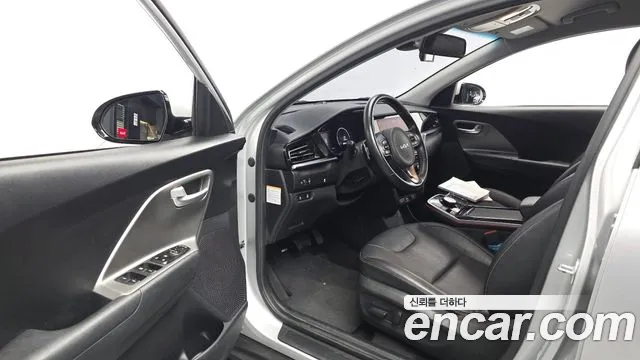 Kia Niro Niro Plus Air — Фото автомобиля 10