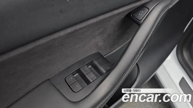 Tesla Model Y — Фото автомобиля 27
