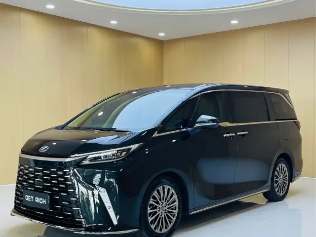 Фотография автомобиля — Lexus LM