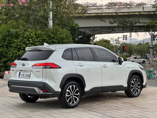 Toyota Frontlander — Фото автомобиля 4