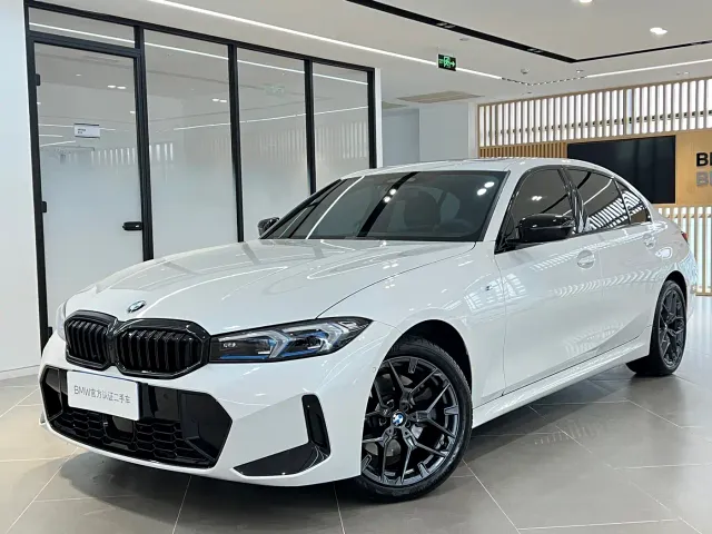 Фотография автомобиля — BMW 3 Series