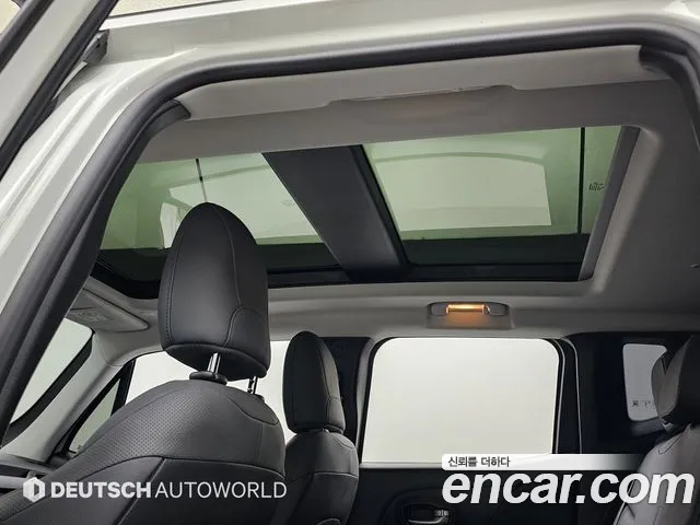 Jeep Renegade — Фото автомобиля 18