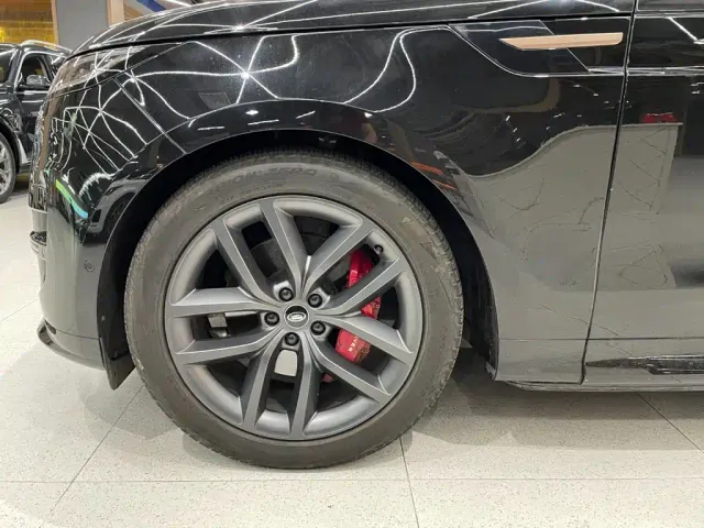Land Rover Range Rover Sport — Фото автомобиля 3