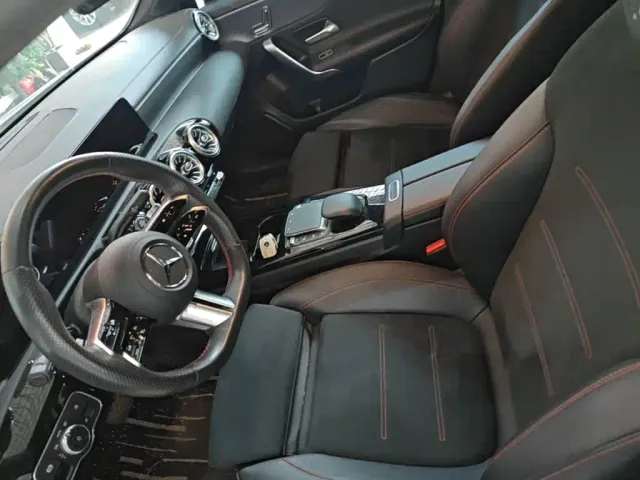Mercedes-Benz A-Class — Фото автомобиля 14
