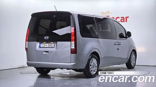 Hyundai Staria — Фото автомобиля 2