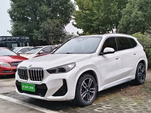 Фотография автомобиля — BMW X1