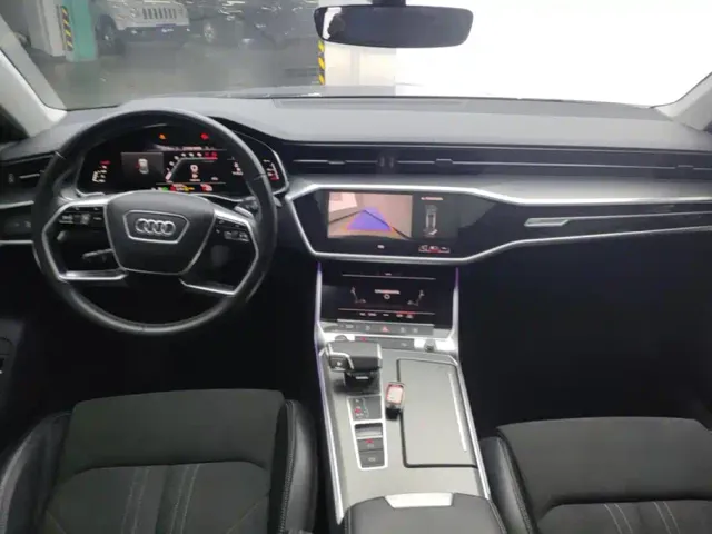 Audi A7L — Фото автомобиля 12