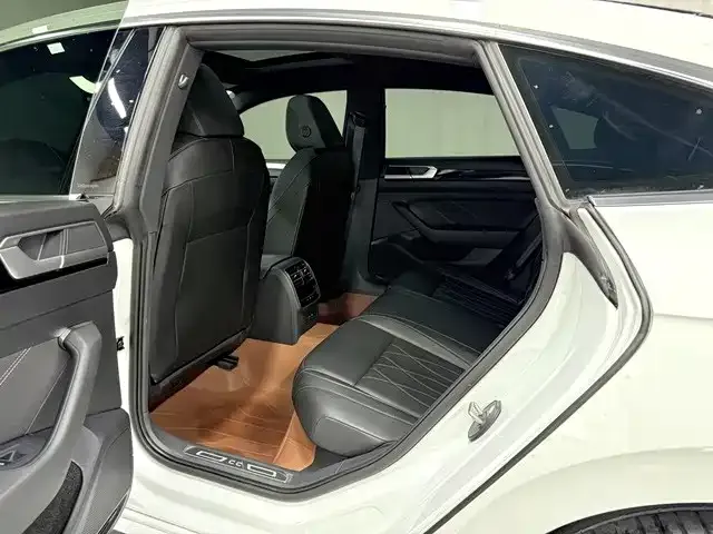 Volkswagen CC — Фото автомобиля 17