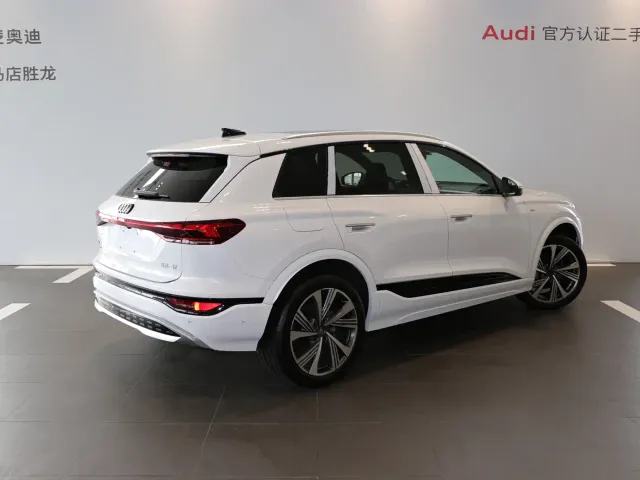 Audi Q6L e-tron — Фото автомобиля 4