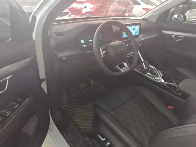 Wuling Asta — Фото автомобиля 15