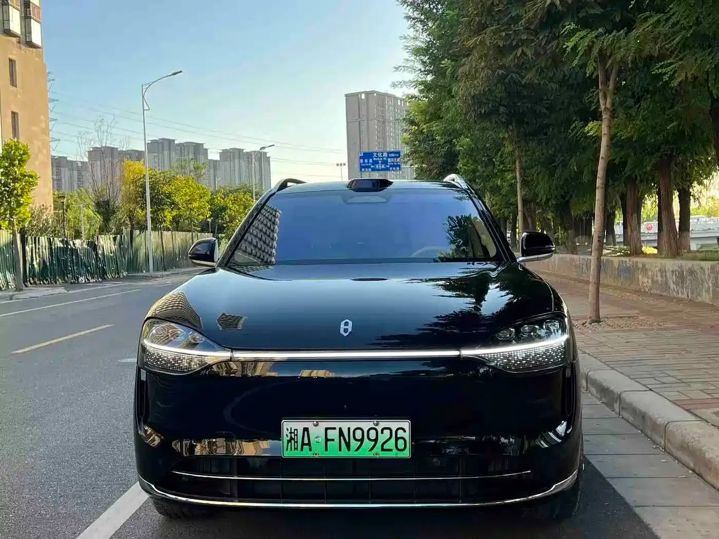AITO Wenjie AITO M9 2025 Range Extender Max 52kWh 5-Seater — Фото автомобиля 2