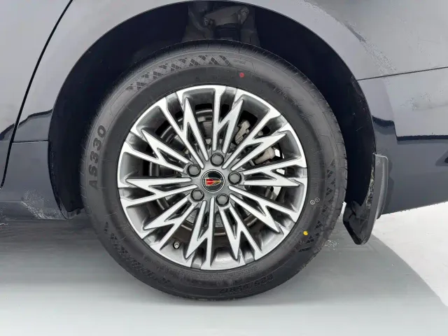 Hongqi H5 — Фото автомобиля 12
