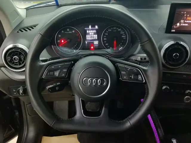 Audi Q2L — Фото автомобиля 15