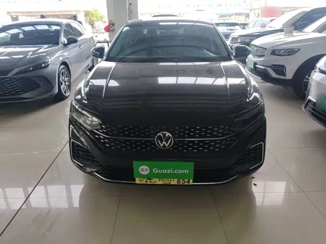 Volkswagen Passat — Фото автомобиля 2