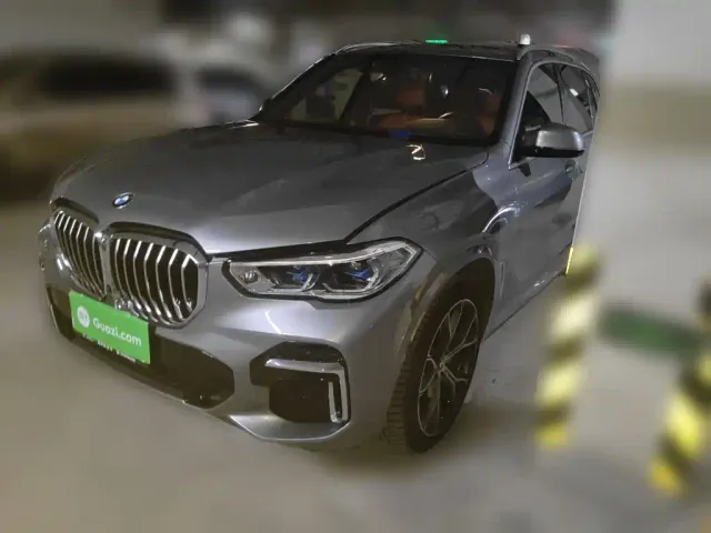 Фотография автомобиля — BMW X5