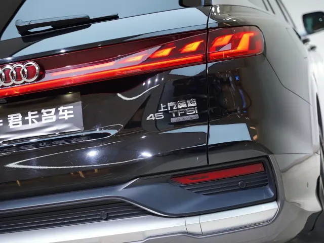 Audi Q6 — Фото автомобиля 10