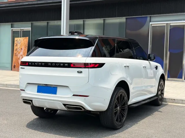 Land Rover Range Rover Sport — Фото автомобиля 3