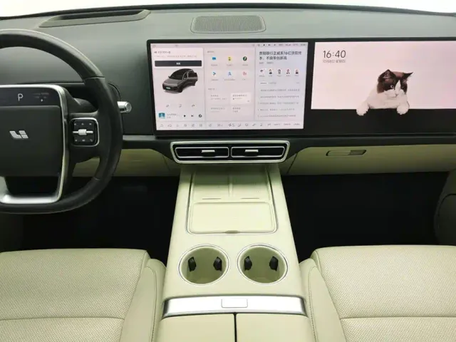 Li Auto L8 — Фото автомобиля 16