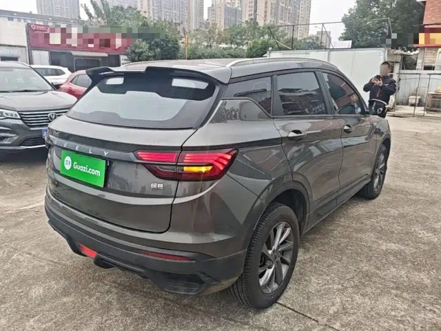 Geely Binyue — Фото автомобиля 6