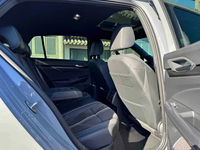 Volkswagen Golf 2023 280TSI DSG R-Line Lite — Фото автомобиля 9